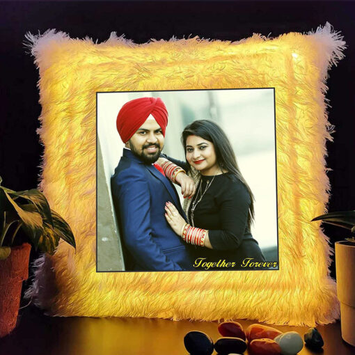 Personalized LED cushion with photo and soft glow – a stylish way to illuminate memories