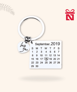 Customized metal keychain with engraved calendar and name – perfect anniversary or wedding gift