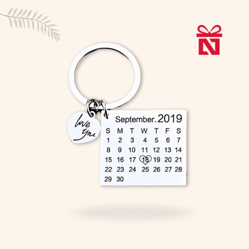 Customized metal keychain with engraved calendar and name – perfect anniversary or wedding gift