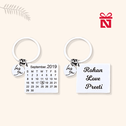 Customized metal keychain with engraved calendar and name – perfect anniversary or wedding gift